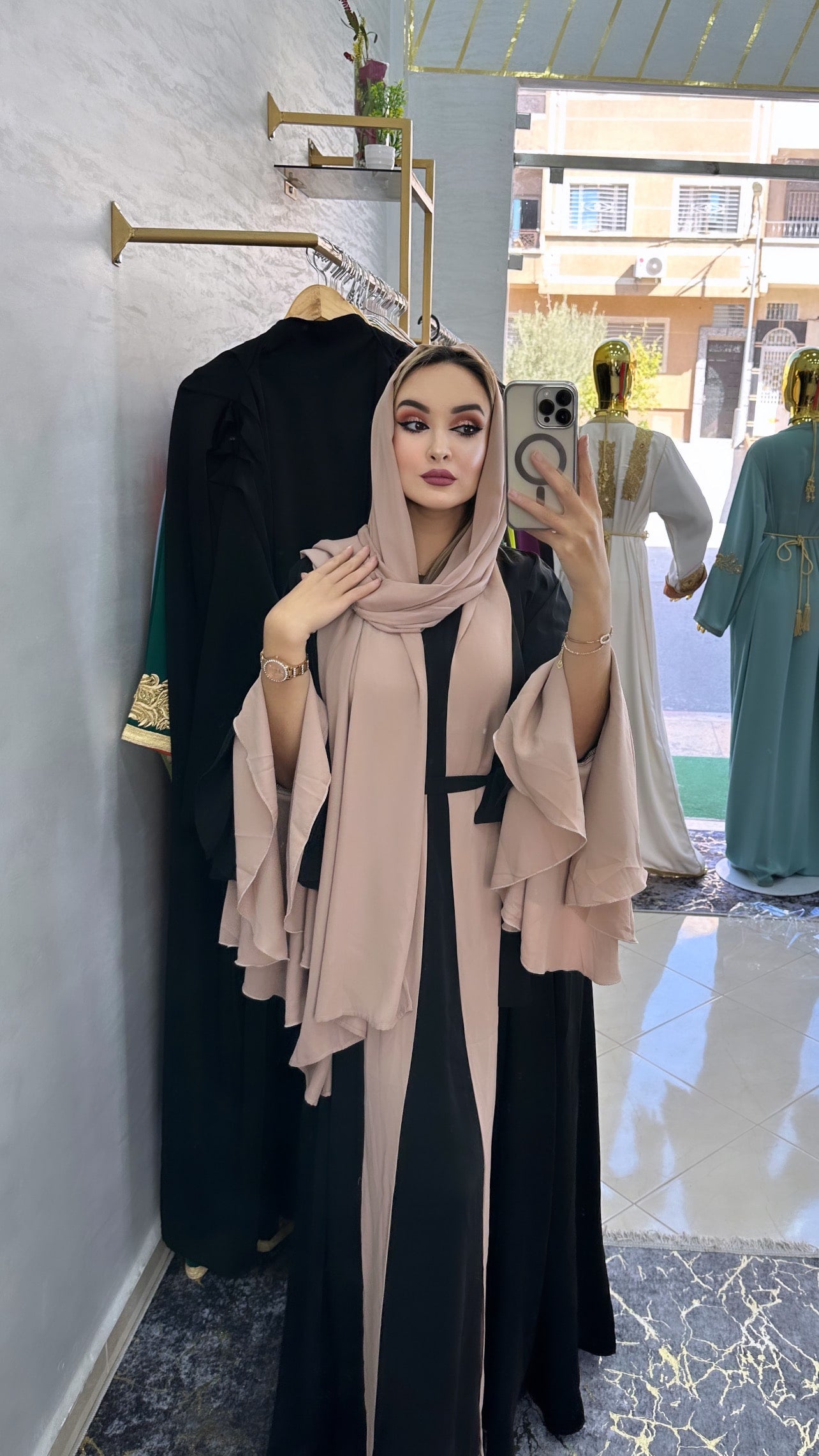 Abaya 2 Pièces en Crêpre - chic et élégante