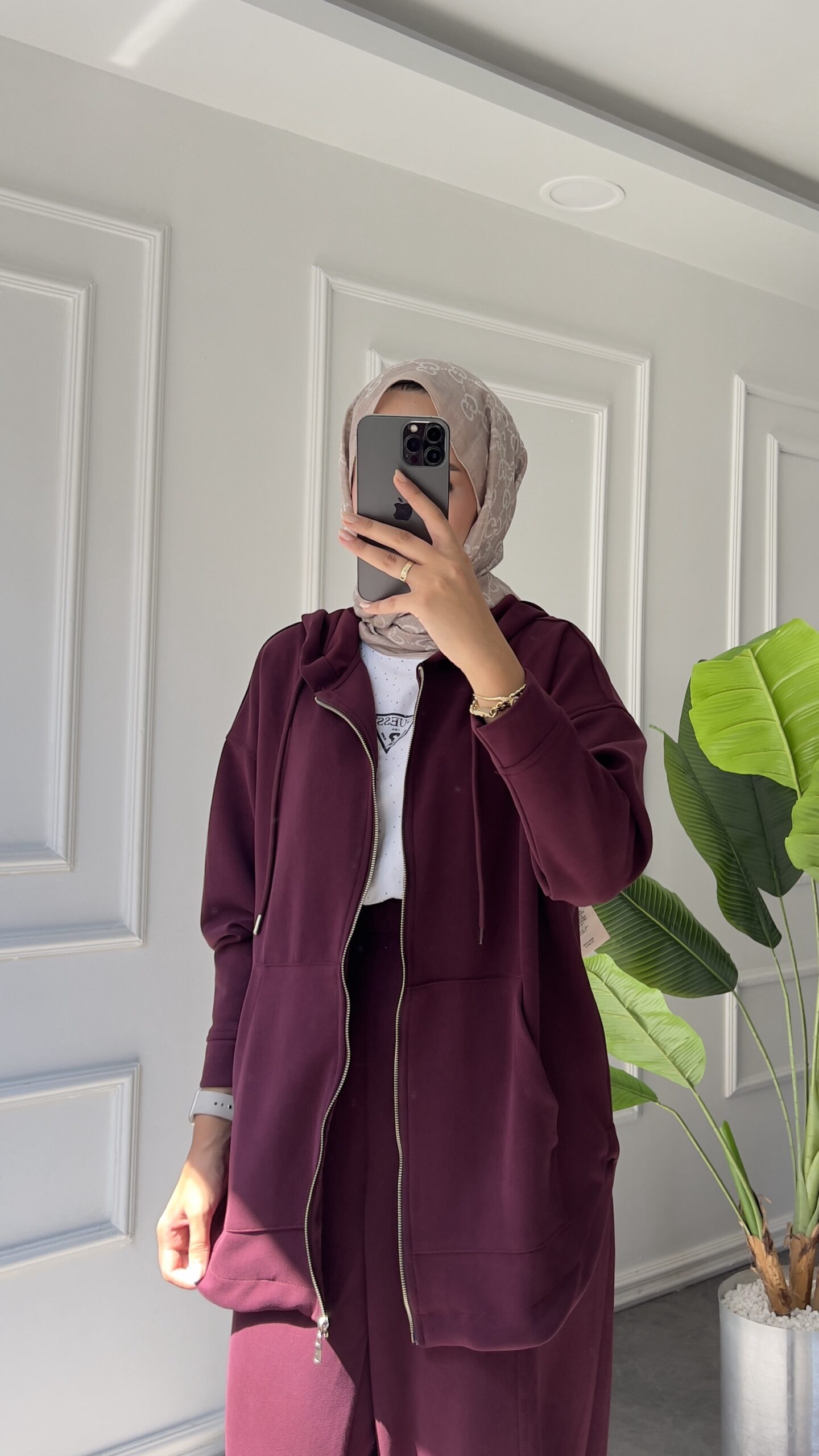 Ensemble Luxe Cocooning: Le Jogging Oversize Élégant (Grenat)